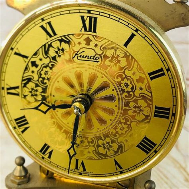 How do I start my kundo clock?