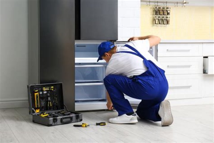 How much does it cost to repair a refrigerator?